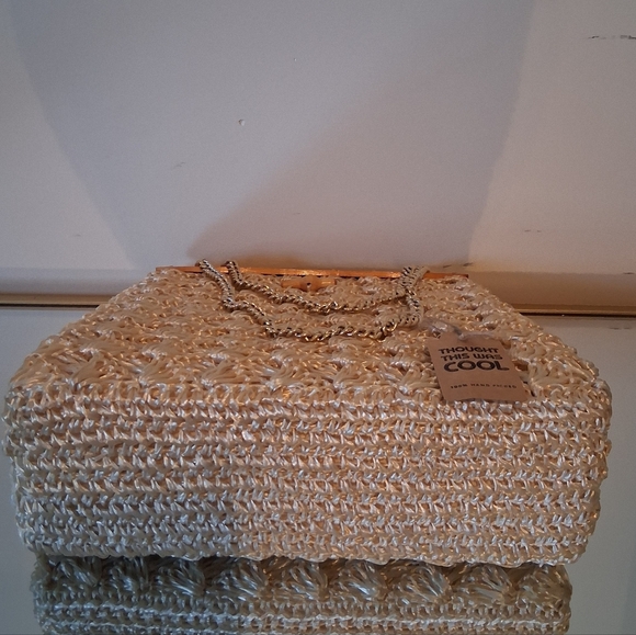 Rare Handcrafted Boho Cream and Tan Woven Summer Bag with Gold Chain Strap - Picture 5 of 10